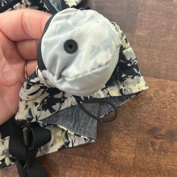 Lululemon Water: Surf Short 
Size 4 
Great condition! - Picture 5 of 5